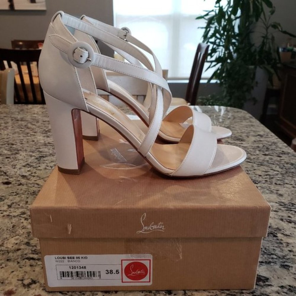 Loubi Bee cross strap sandals, size 38.5.